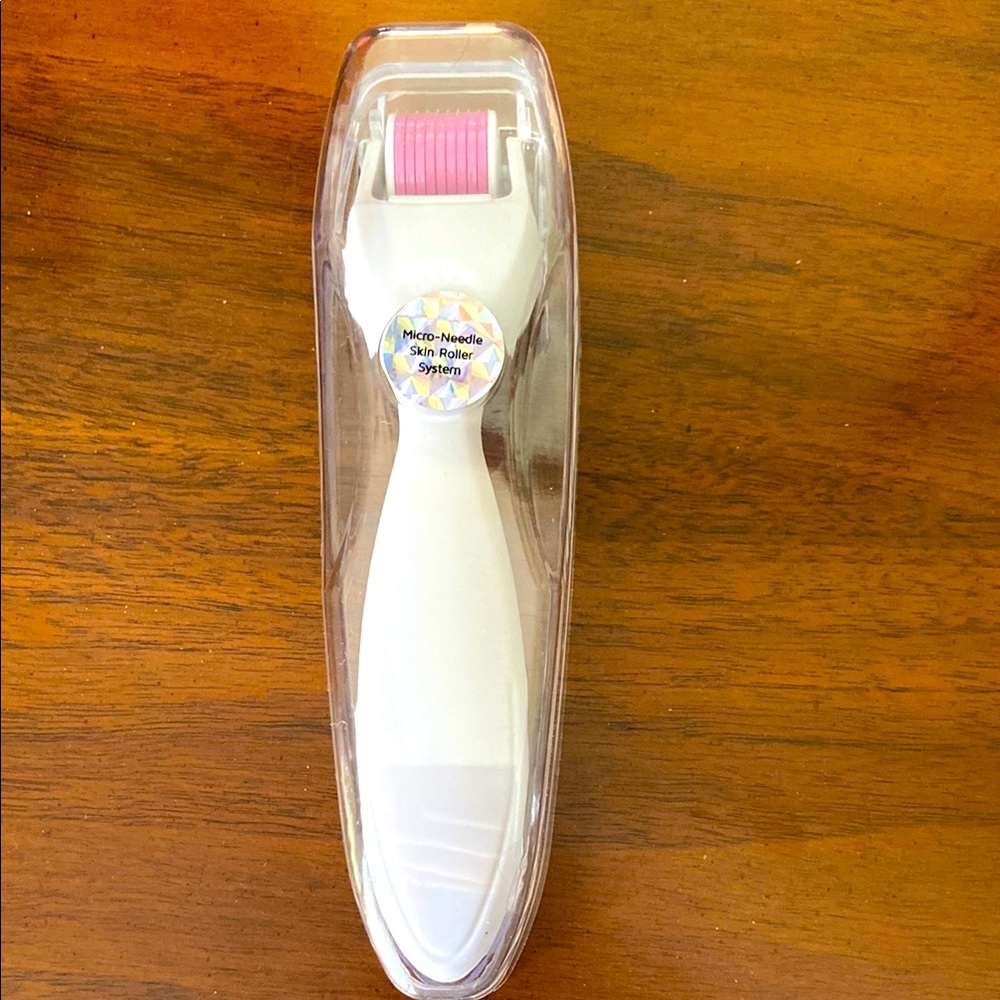 Micro-Needle Skin Roller System - White and Pink